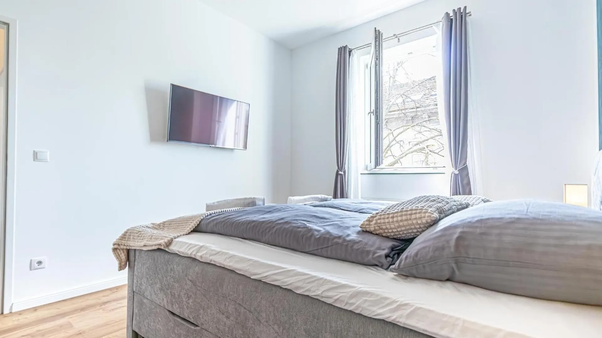 Sweet 2Br & 1Lr Apartment, Around Donaustadt Vienna