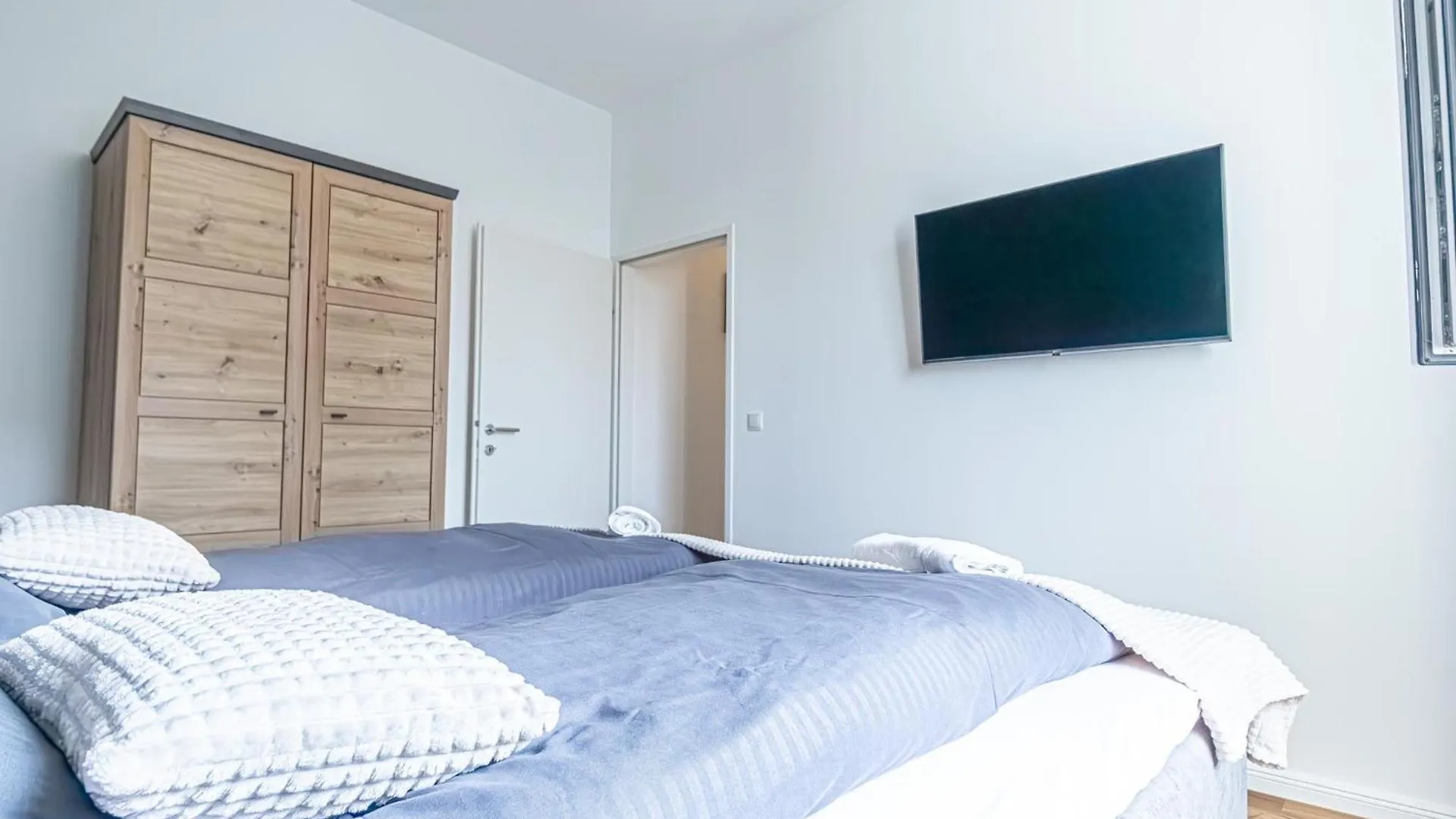 Sweet 2Br & 1Lr Apartment, Around Donaustadt Vienna