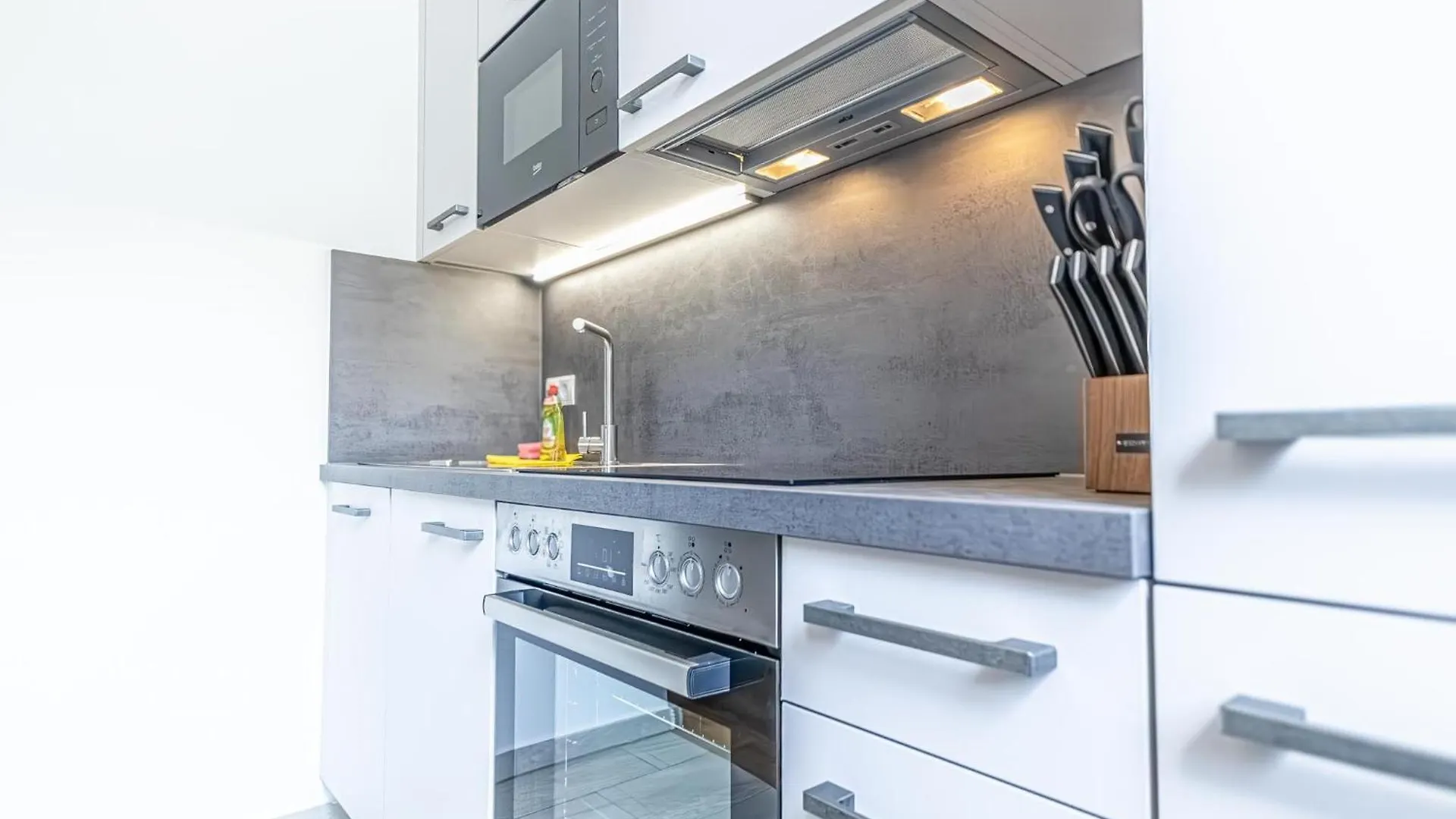 Sweet 2Br & 1Lr Apartment, Around Donaustadt Vienna Austria