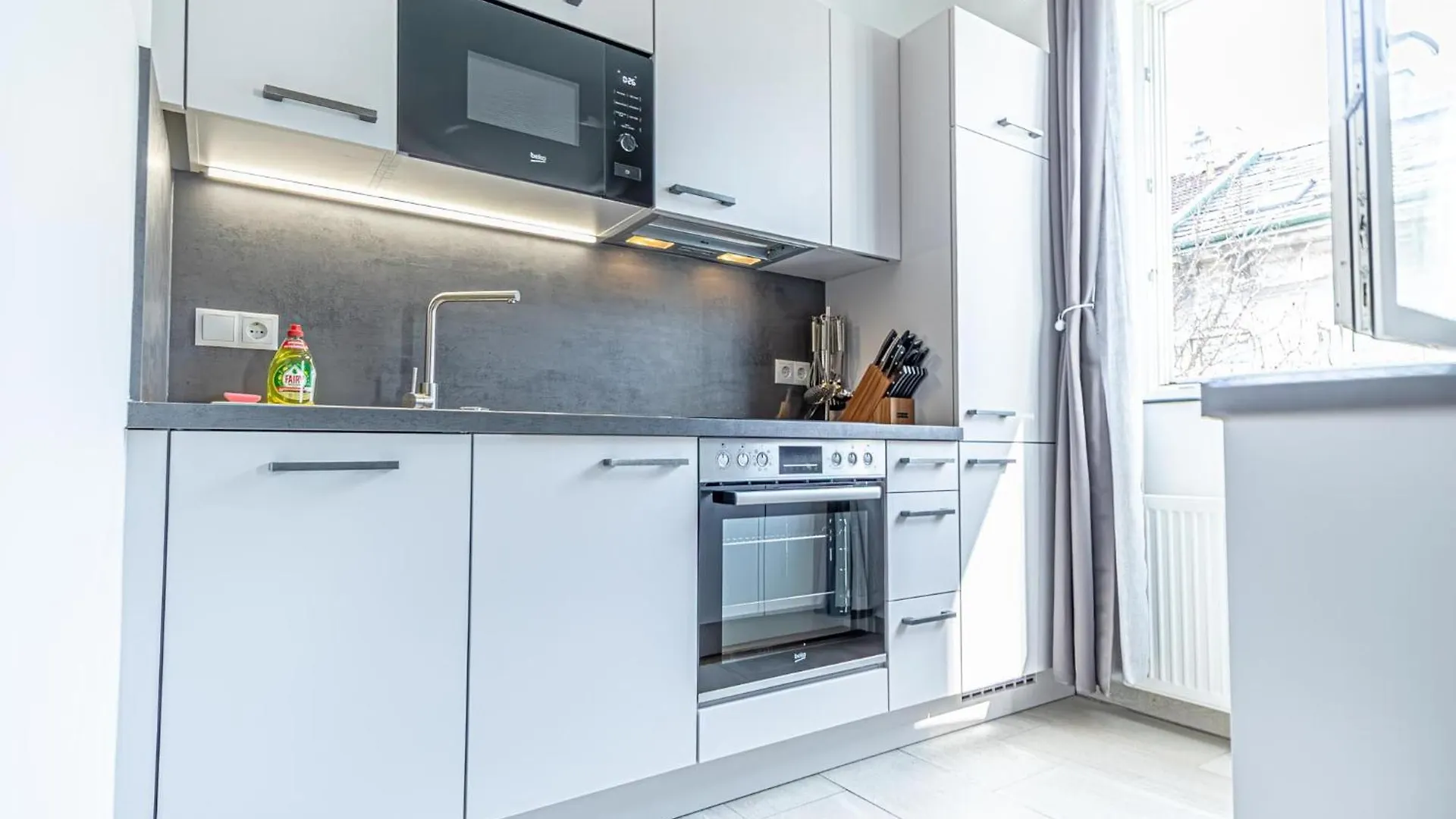 Sweet 2Br & 1Lr Apartment, Around Donaustadt Vienna Apartment