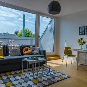 Maureen Lovely 2 Bedroom Unit With Community Pool Apartment
